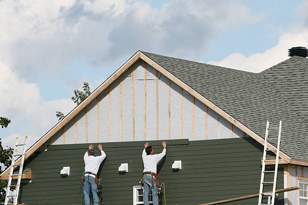 Professional Siding Installation technician working in Walnut Creek, OH